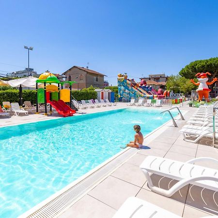 Ciccio Hotel Misano Adriatico Eksteriør billede
